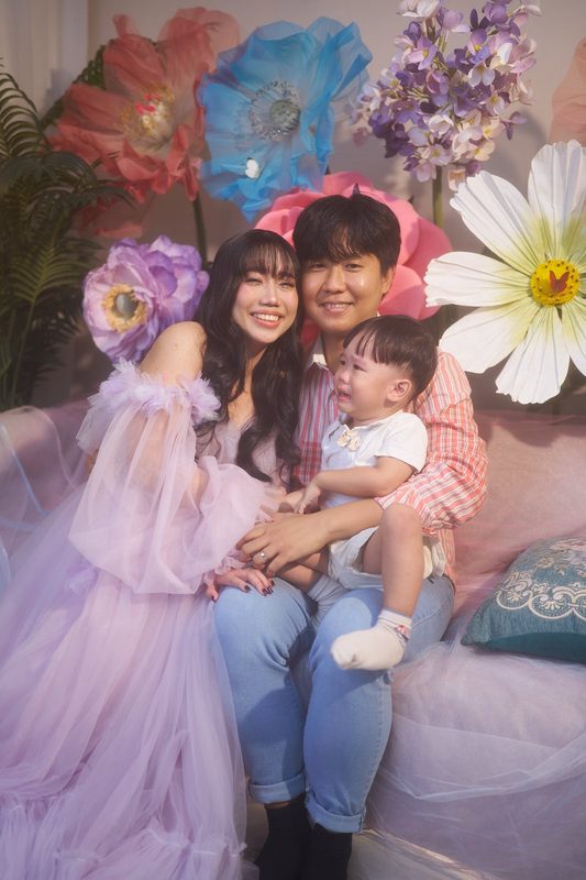 Warm Bloom Korean-style photoshoot sample at Cielo Studio Makati