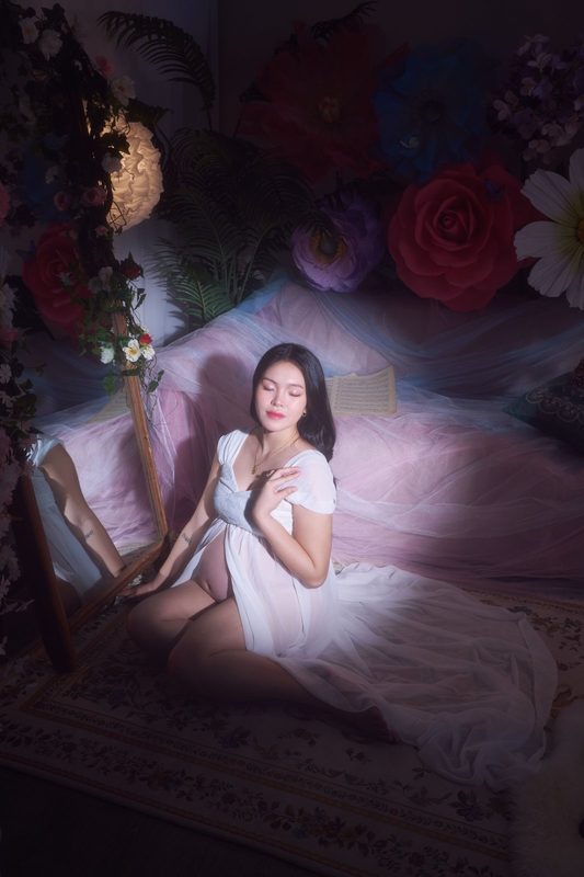 Warm Bloom Korean-style photoshoot sample at Cielo Studio Makati