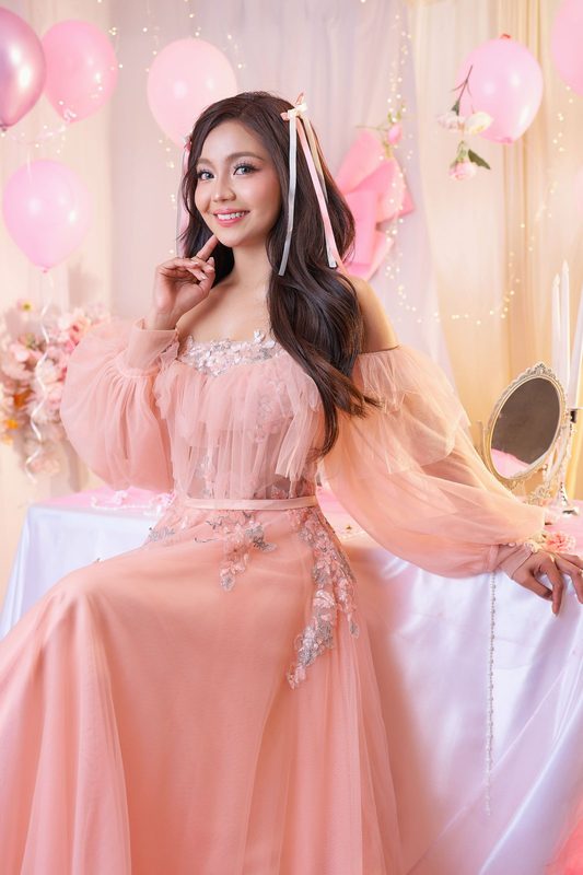 Coquette Dream Korean-style birthday photoshoot sample at Cielo Studio Makati