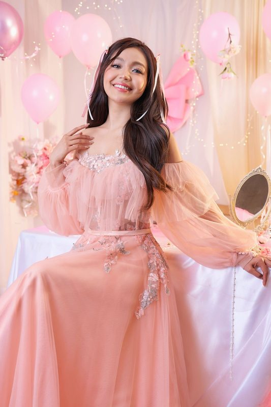 Coquette Dream Korean-style birthday photoshoot sample at Cielo Studio Makati